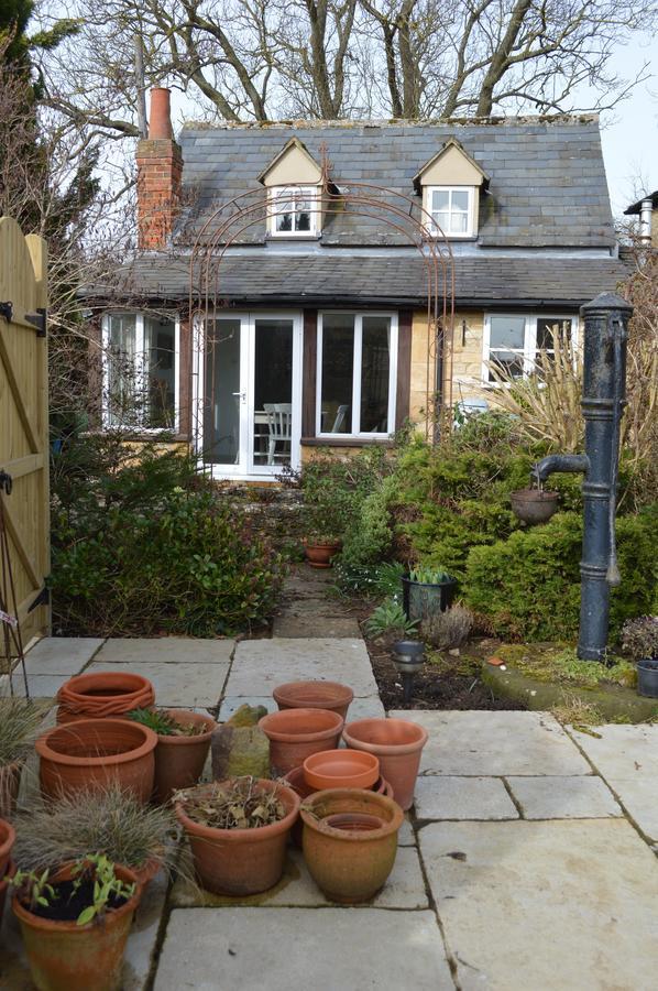 Cornerstone Cottage 奇平卡姆登 外观 照片